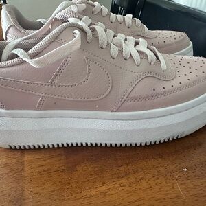 Nike Women's Low-Top Sneakers in Light Pink and White